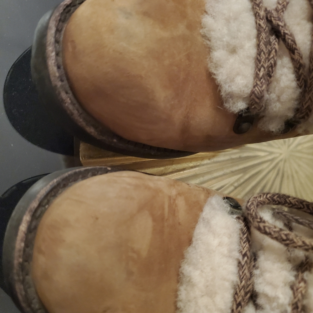 Lace up UGG boot - Picture 5 of 7